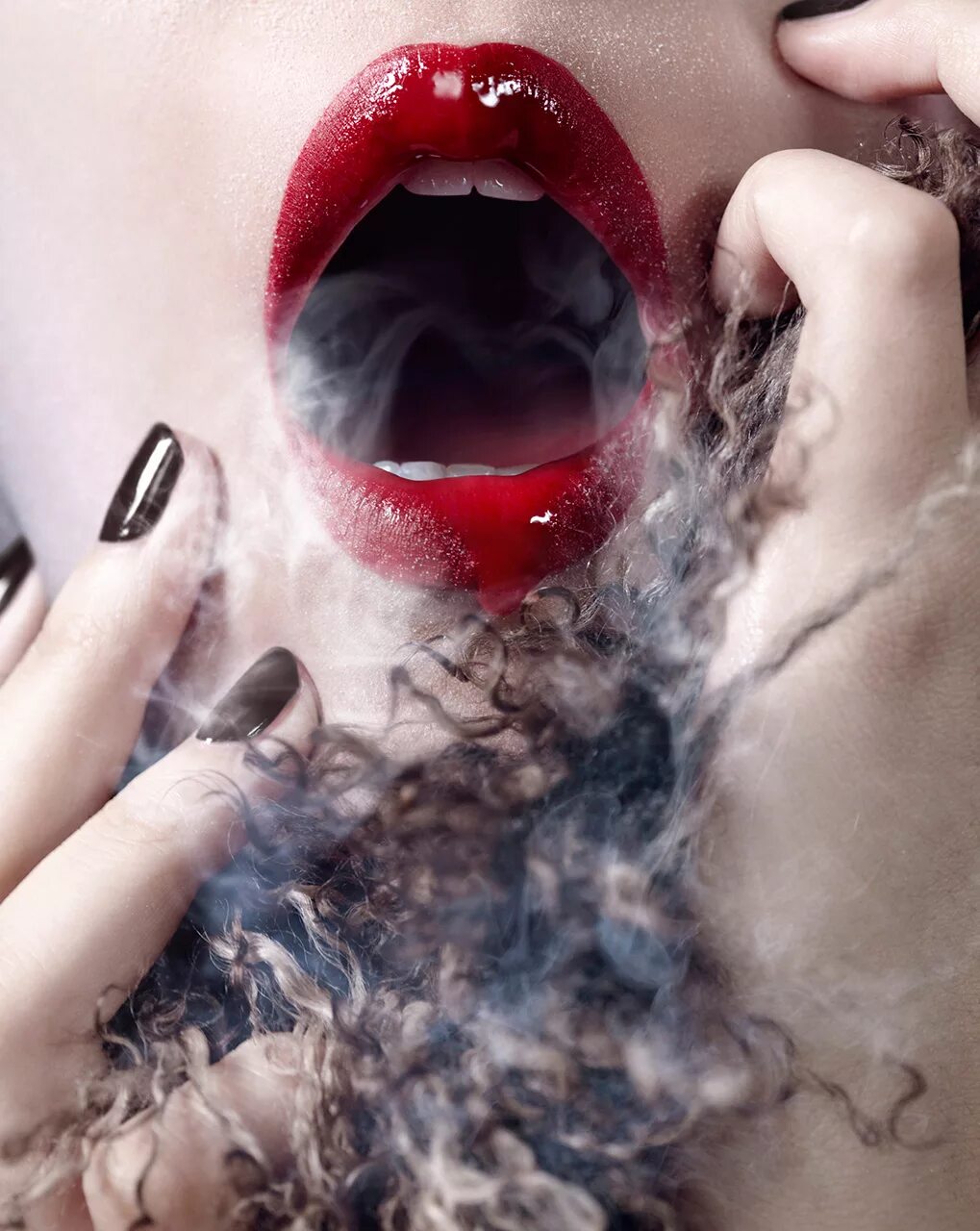 девушка с сигаретой. стервы без. дерзкая девушка. девушка в шляпе. девушка в солнечных очках.