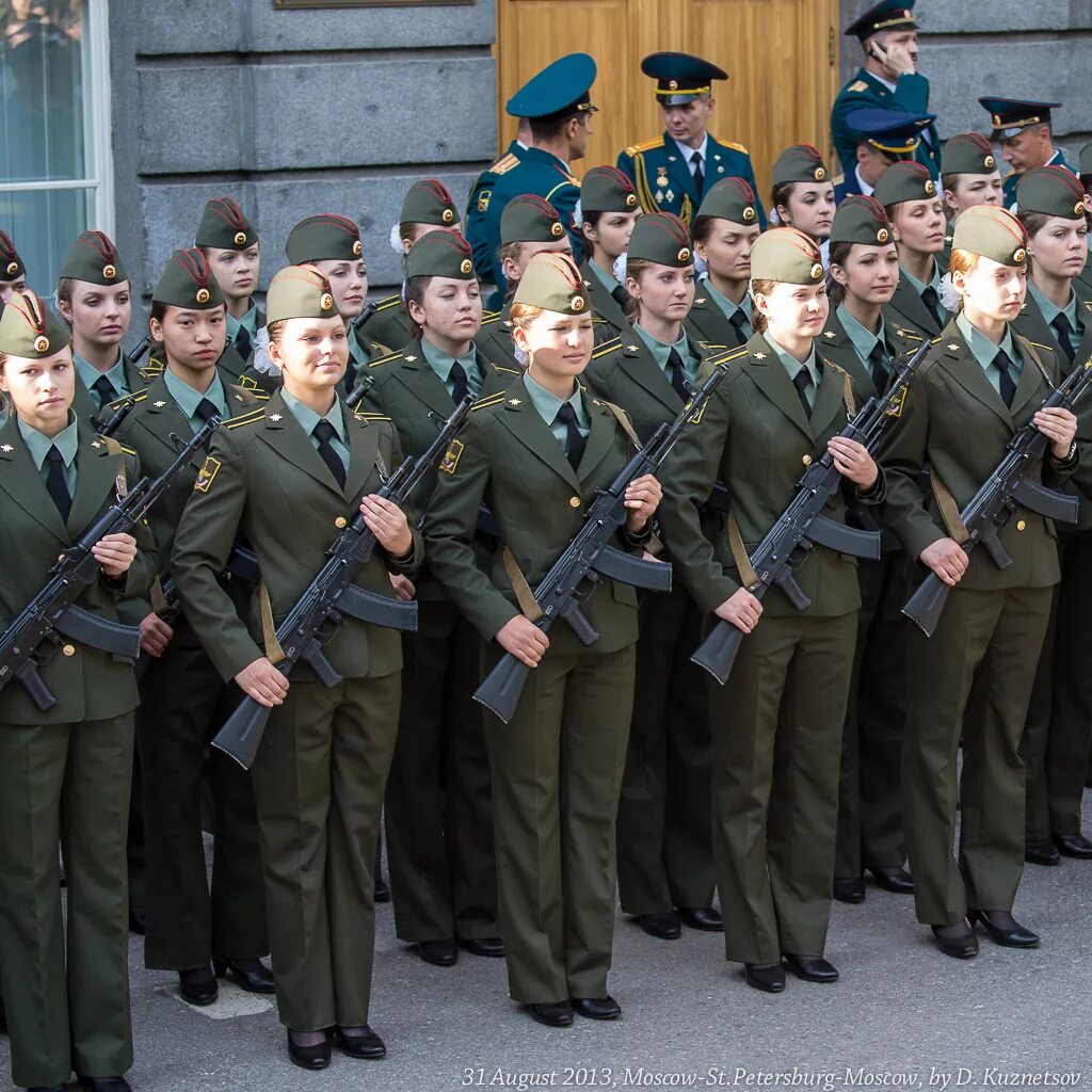 Вас им буденного. Военная Академия имени Буденного. Военная Академия связи Санкт-Петербург. Училище связи имени Буденного Санкт-Петербург. Академия связи Буденного.