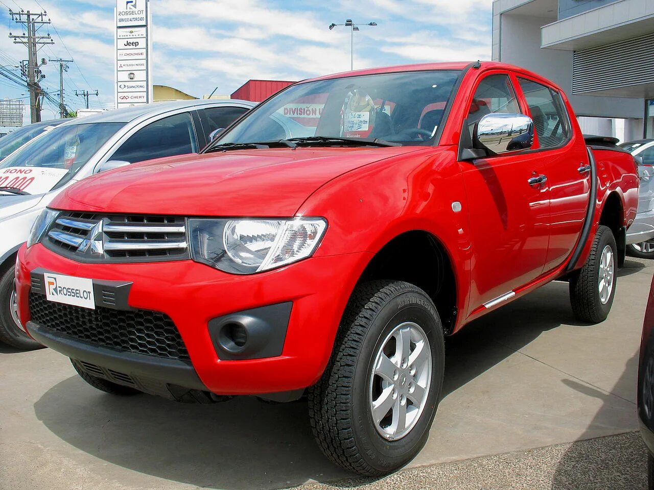 Mitsubishi l200 2011. L200 Mitsubishi 2006 красная. Mitsubishi l200 1995 красная. Mitsubishi l200 1998 красная. Mitsubishi CR 200.