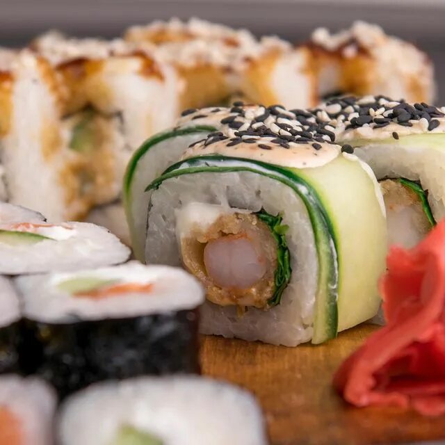 суши роллы абакан. суши без рыбы. суши с рыбой. суши ями абакан меню. 1 кг роллов.