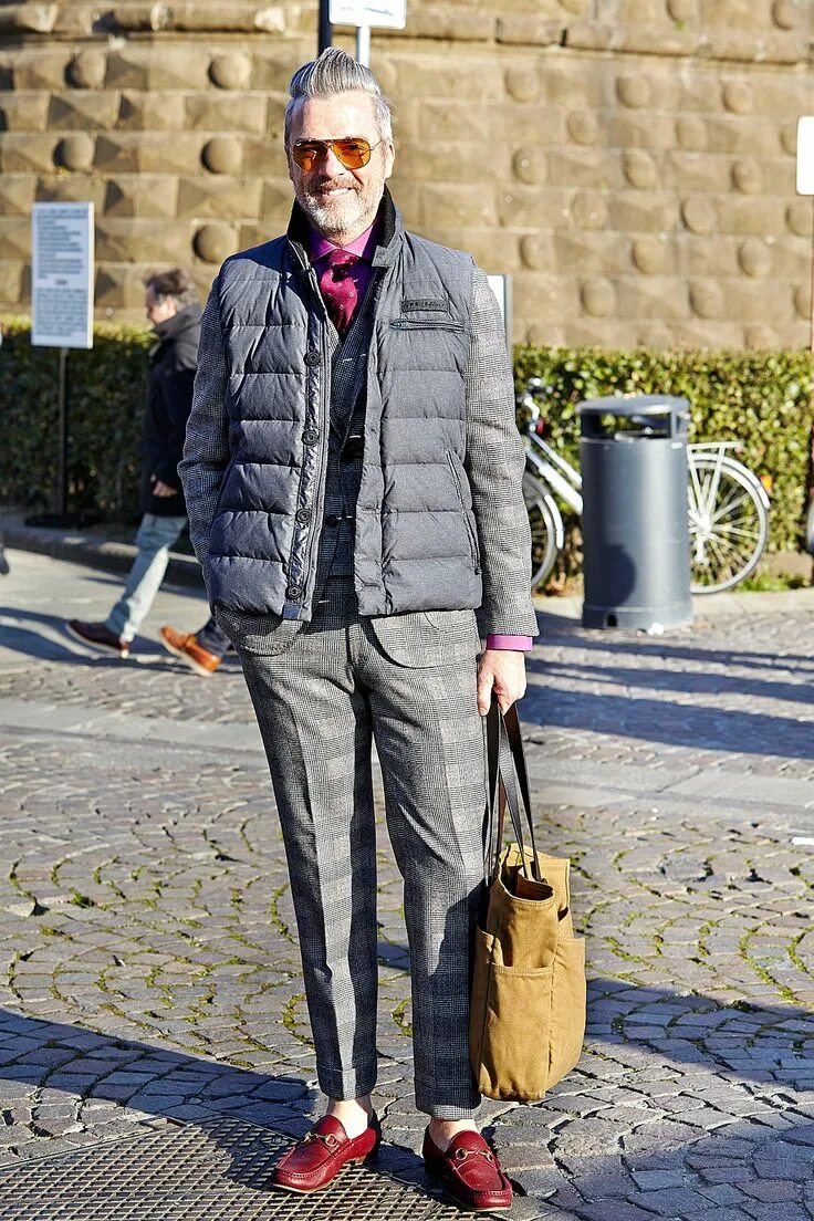 Love everything about this look...especially the scarf and the layering... Dappe