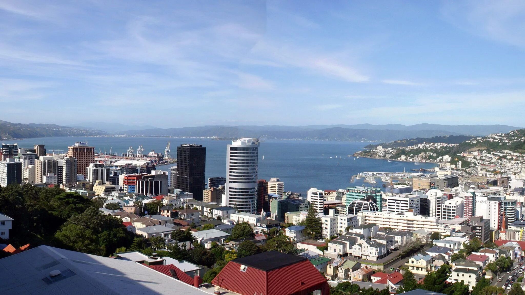 Wellington new zealand. Столица- Веллингтон (Уэллингтон). Новозеландия Веллингтон. Новая Зеландия столица Веллингтон улицы. Города. Веллингтон порт.