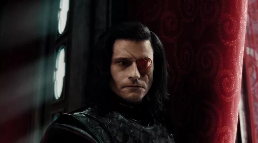 Червонный валет из алисы в стране чудес. Илосович стейн. Алиса и стейн. Валет алиса в стране. Криспин гловер илосович стейн валет.