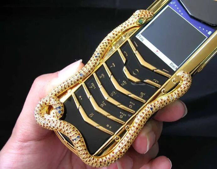 Vertu Boucheron Cobra. Vertu Signature Cobra. Vertu Boucheron Cobra 219 тысяч евро. Vertu Cobra 2023.