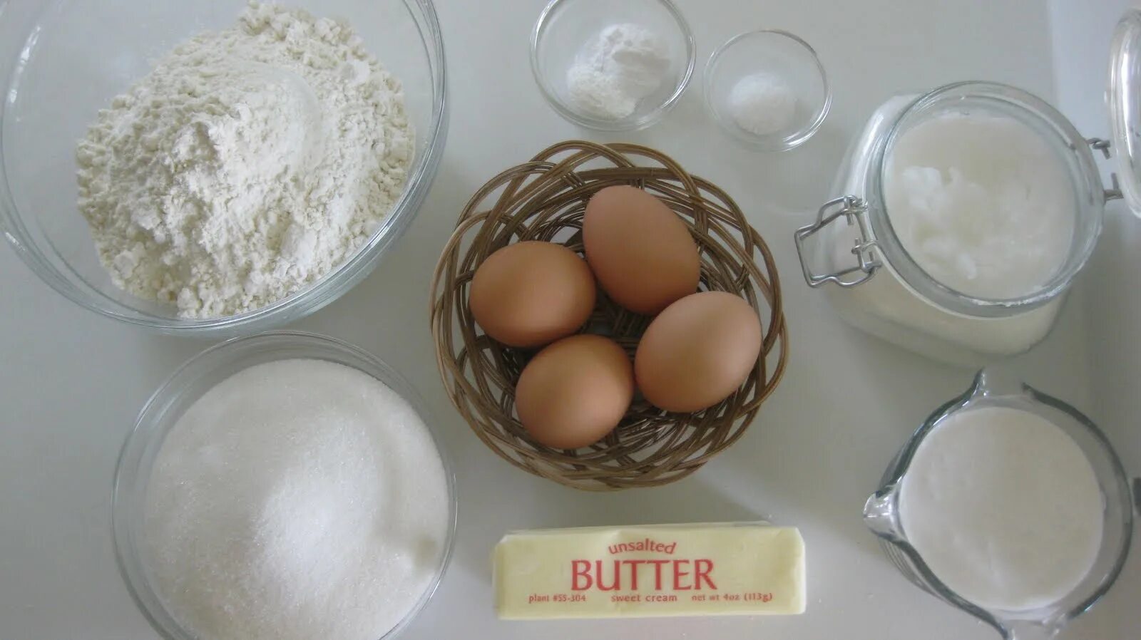 Набор для торта яйца мука. Муӧа, яйцо, майонез сода тортик. 100 Грамм яичных желтков. Бисквит яйцо майонез разрыхлитель сахар мука.