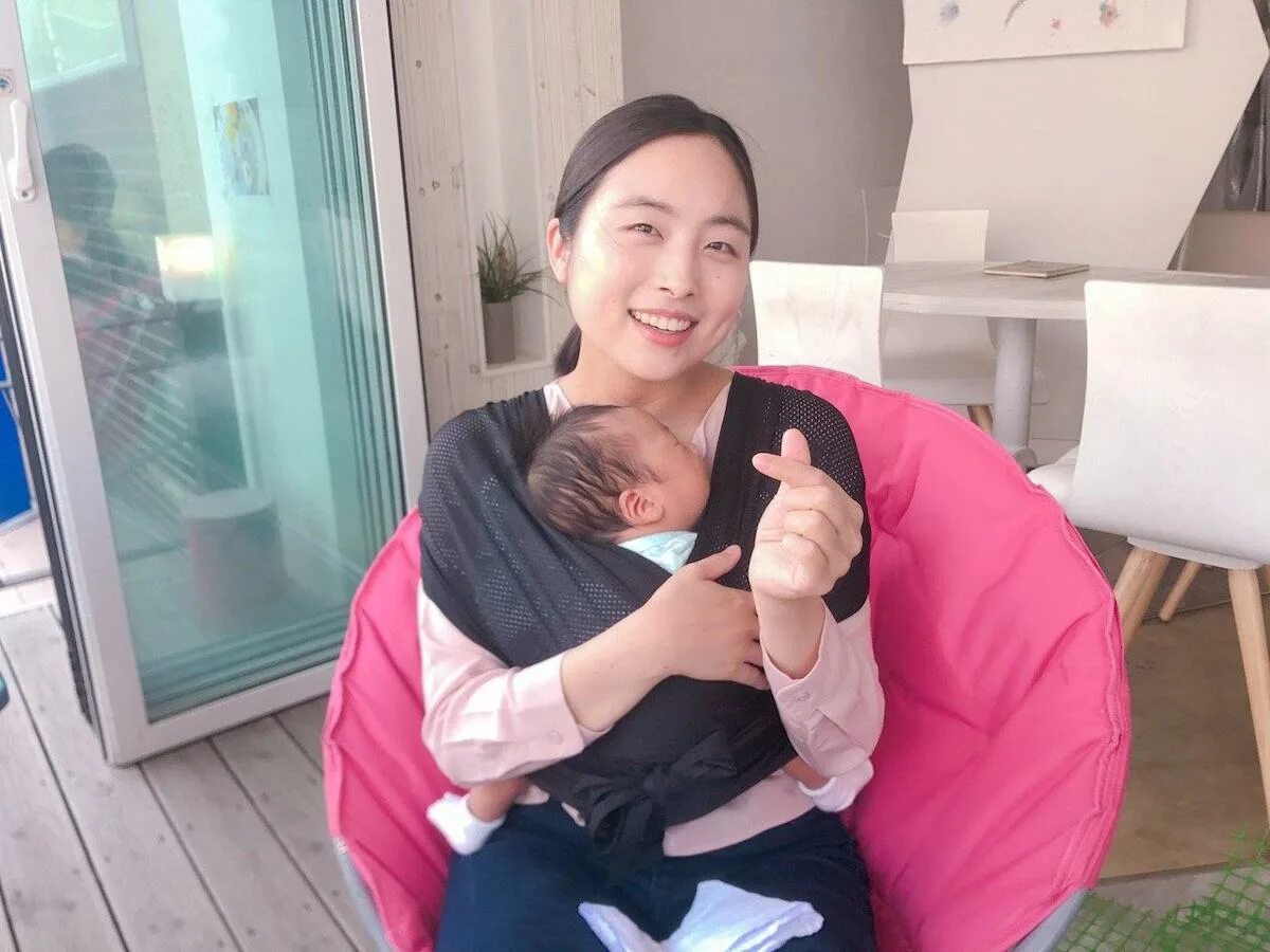 Цзо-юэцзы для молодой матери. Молодая мама корея. Молодая мама корея. Кореянка с сыном. Корейские дети.