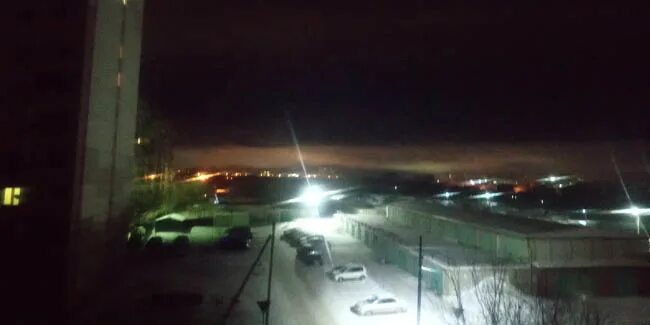 Фонарь в темноте. Street lamp in the fog. Туманный город. Туман ночь город. Ночь окутала город.