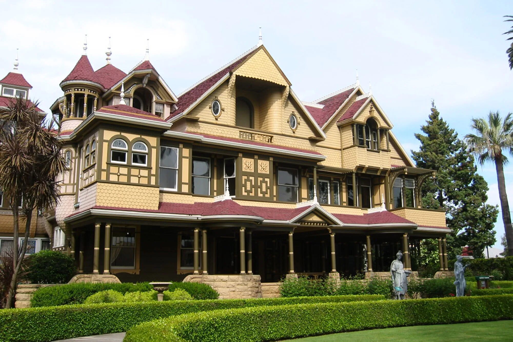 Дом винчестеров, сан-хосе, штат калифорния, сша. Особняк сары винчестер в америке. Особняк сары винчестер. Особняк винчестер. Особняк винчестер.