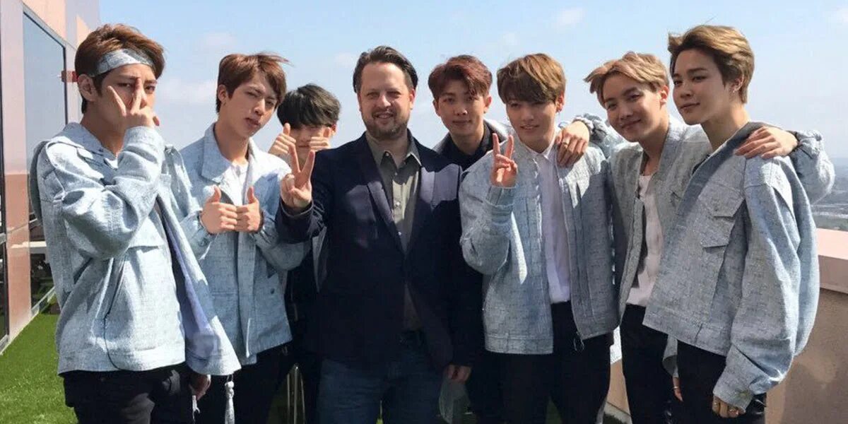 Bts end. Контракт bts. контракт бтс фото. конец контракта бтс с биг хит. бтс завершение контракта.