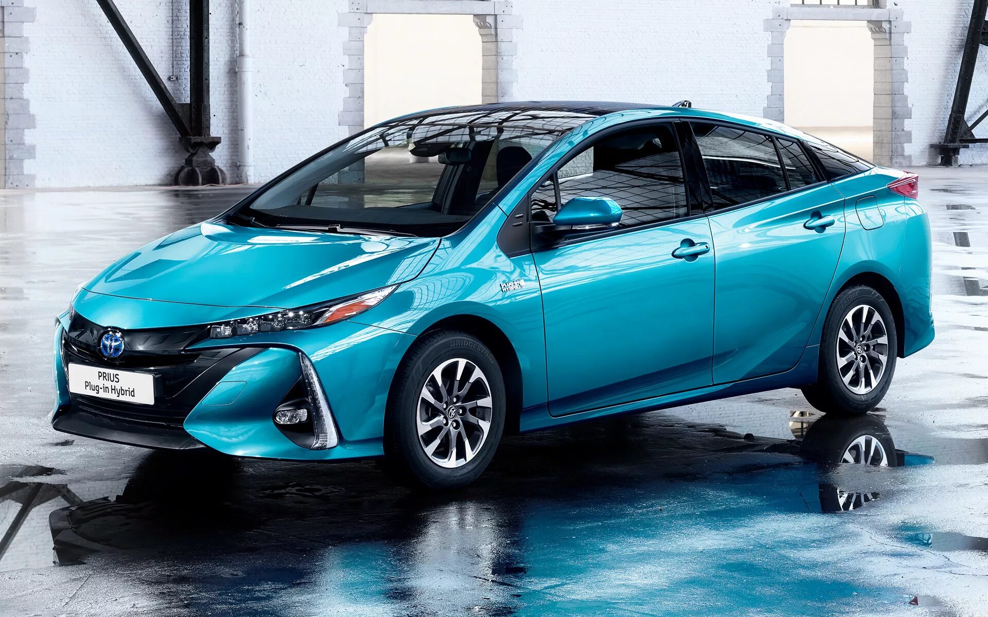 Toyota Prius Hybrid 2016. Toyota Prius Plug-in Hybrid. Тойота Приус гибрид 1. Toyota Prius 1.8 Hybrid. Авто тойота гибрид