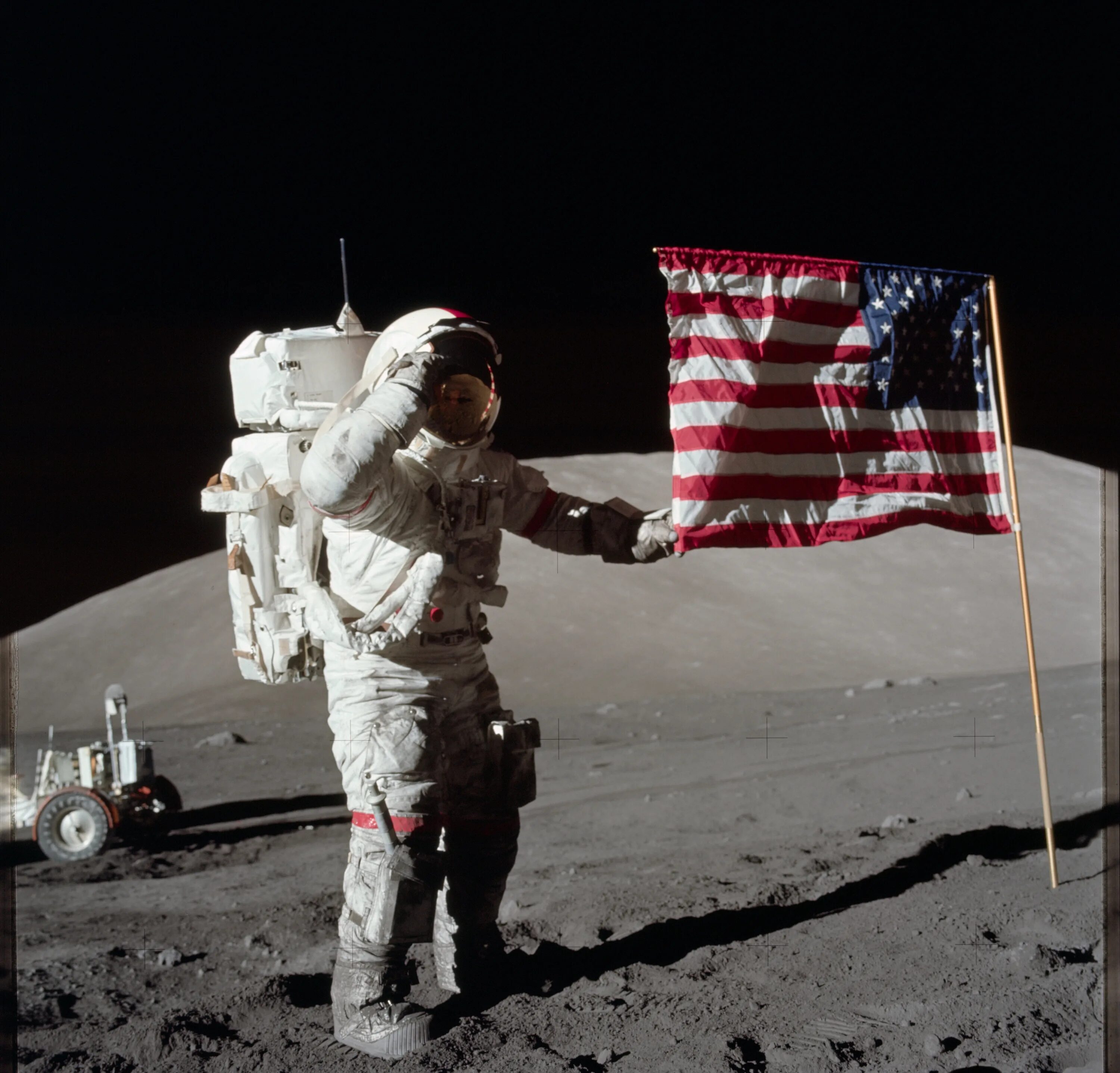 Armstrong on the moon. Аполлон 17 Юджин Сернан. Человек на Луне Аполлон 11. Миссия Аполлон 17. Юджин Сернан на Луне.