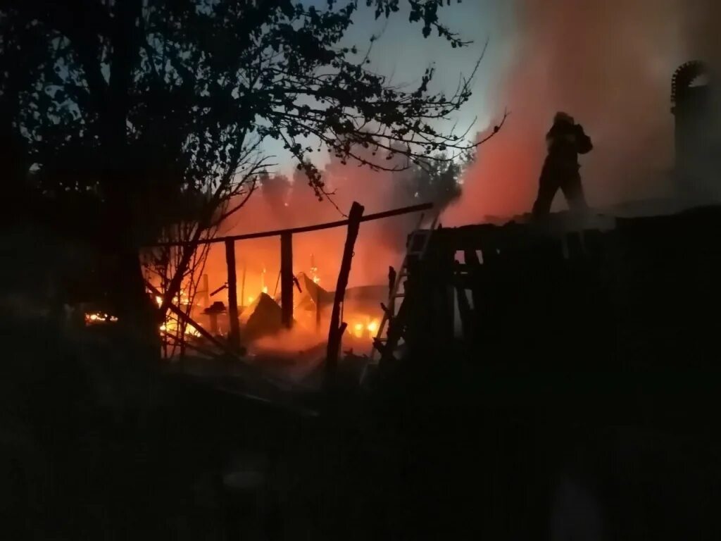 Сжигать бомжей. Пожар в Тавде. Пожар в деревне Пригородный в августе на улице Центральная. Сгорел дом в деревне Богдановка. Пожар в деревне Козлово.