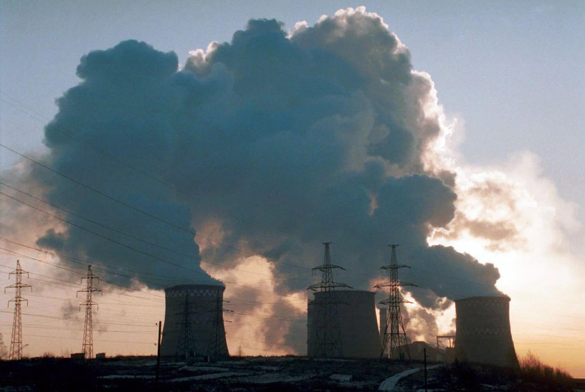 Вред сероводорода. Выбросы вредных веществ в атмосферу. Загрязнение воздуха. Загрязнение воздуха сернистым газом. Загрязнение окружающей среды в Москве.