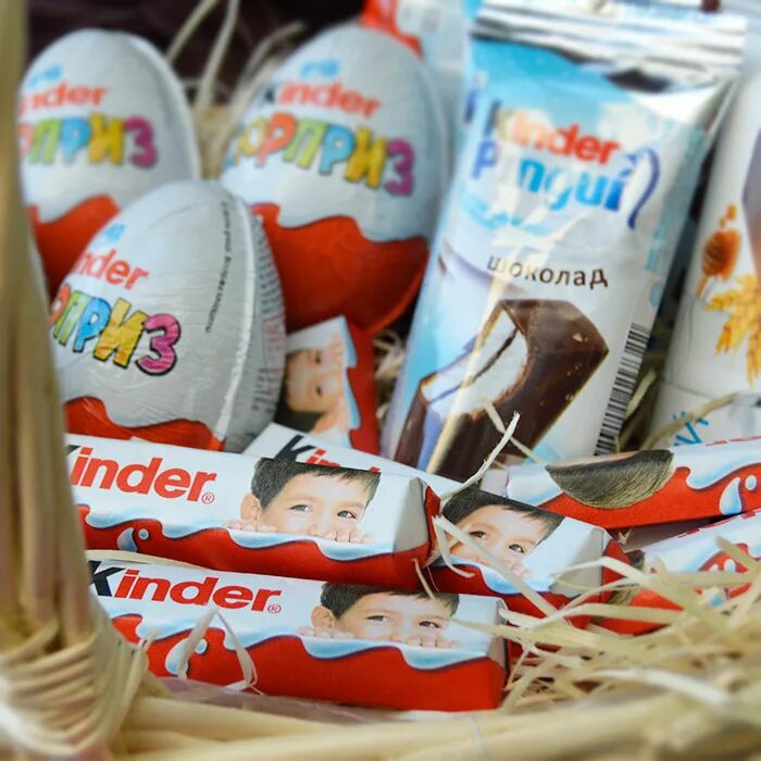 Фф kinder. Киндер. Мешок киндеров. Киндеры сюрпризы. Шоколад kinder сюрприз.