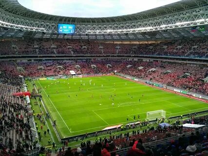 Футбол в лужниках