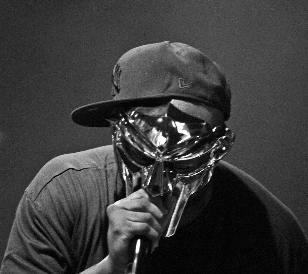 Рэпер MF Doom. Viktor Vaughn. MF Doom рост. MF Doom лицо. Мг дж