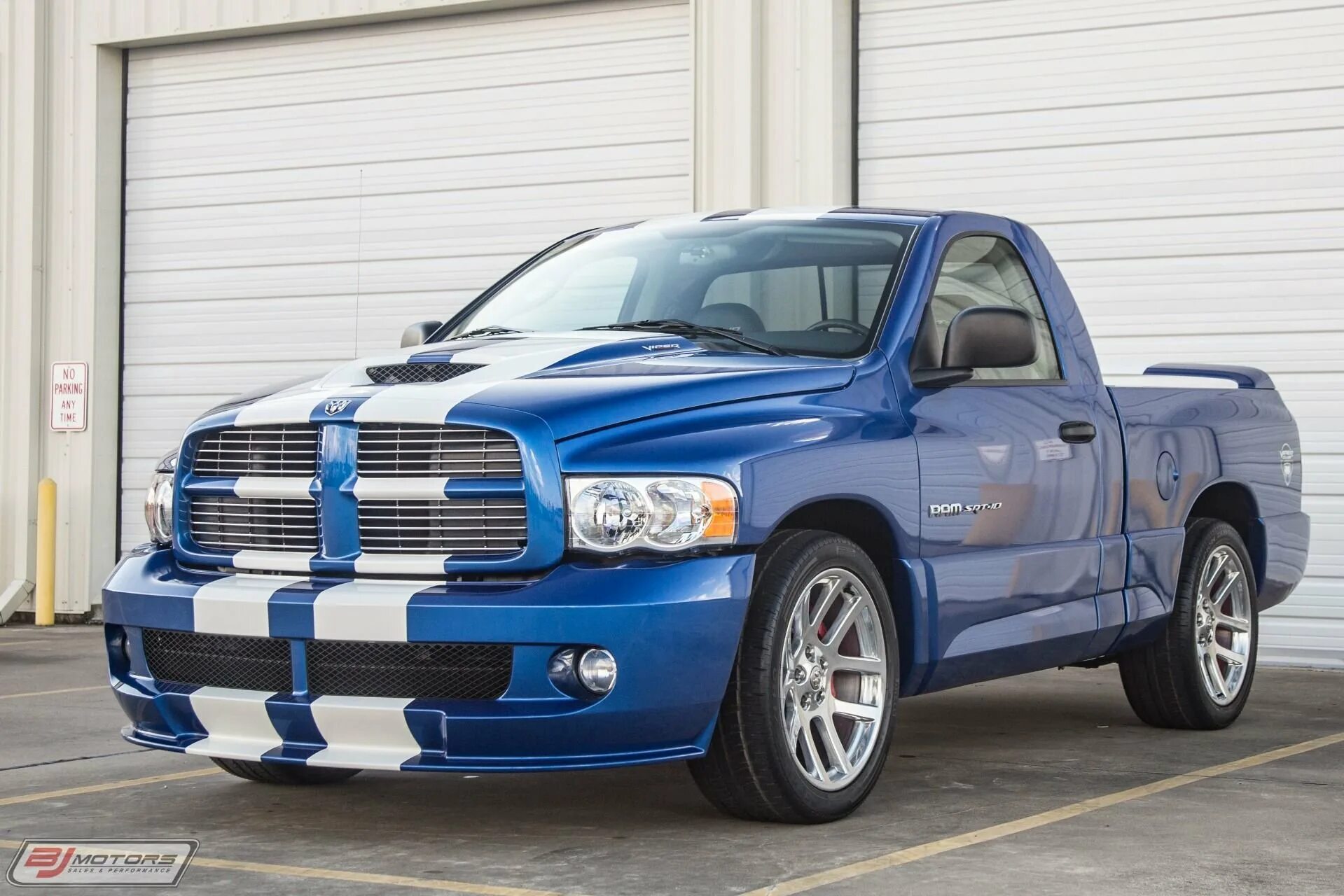 Купить додж в московской области. Dodge Ram 1500. Dodge Ram 1500 2004. Dodge Ram srt-10 2004. Dodge Ram 50.