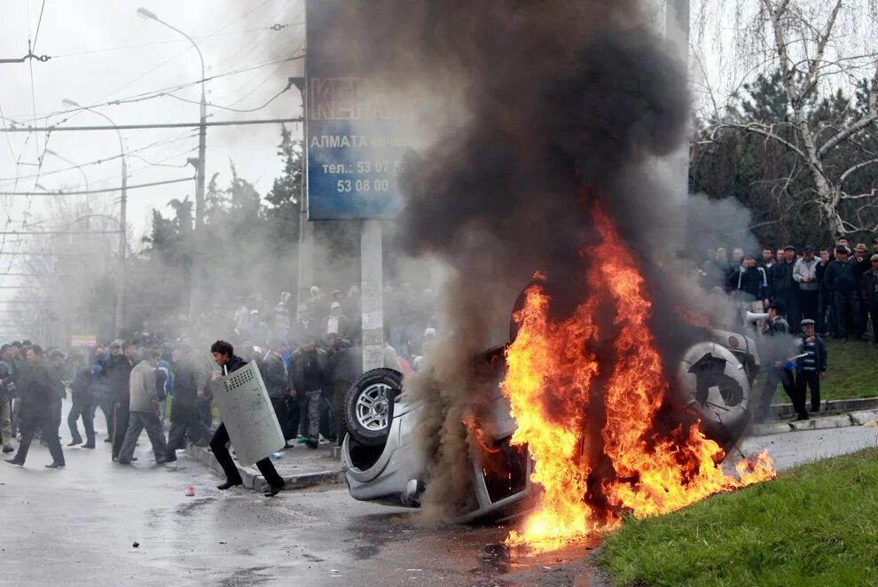 Массовые беспорядки Бишкек 2010. Революция 2010 в Киргизии Бакиев. Ситуация массовых беспорядков
