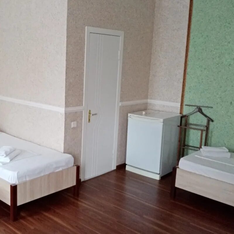 Гостиница молодежная луганск. Москва гостиница молодежная дмитровское шоссе 27. Аккумулятор гостиница молодежная. Молодежная 45 отель. Москва гостиница молодежная дмитровское шоссе 27.