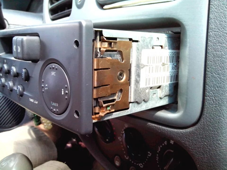 Bluetooth в штатную магнитолу - Renault Clio III, 1,6 л, 2008 года автозвук DRIV