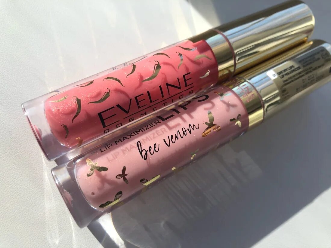 Блеск для губ eveline. Eveline Lip Maximizer XL Hawaii. Блеск от Эвелин для увеличения губ. Eveline Cosmetics блеск для губ Oh my Lips Lip Maximizer пчелиный яд. Блеск д/губ Eveline Golografic brillant тон 55 розовый с отливом 9мл.