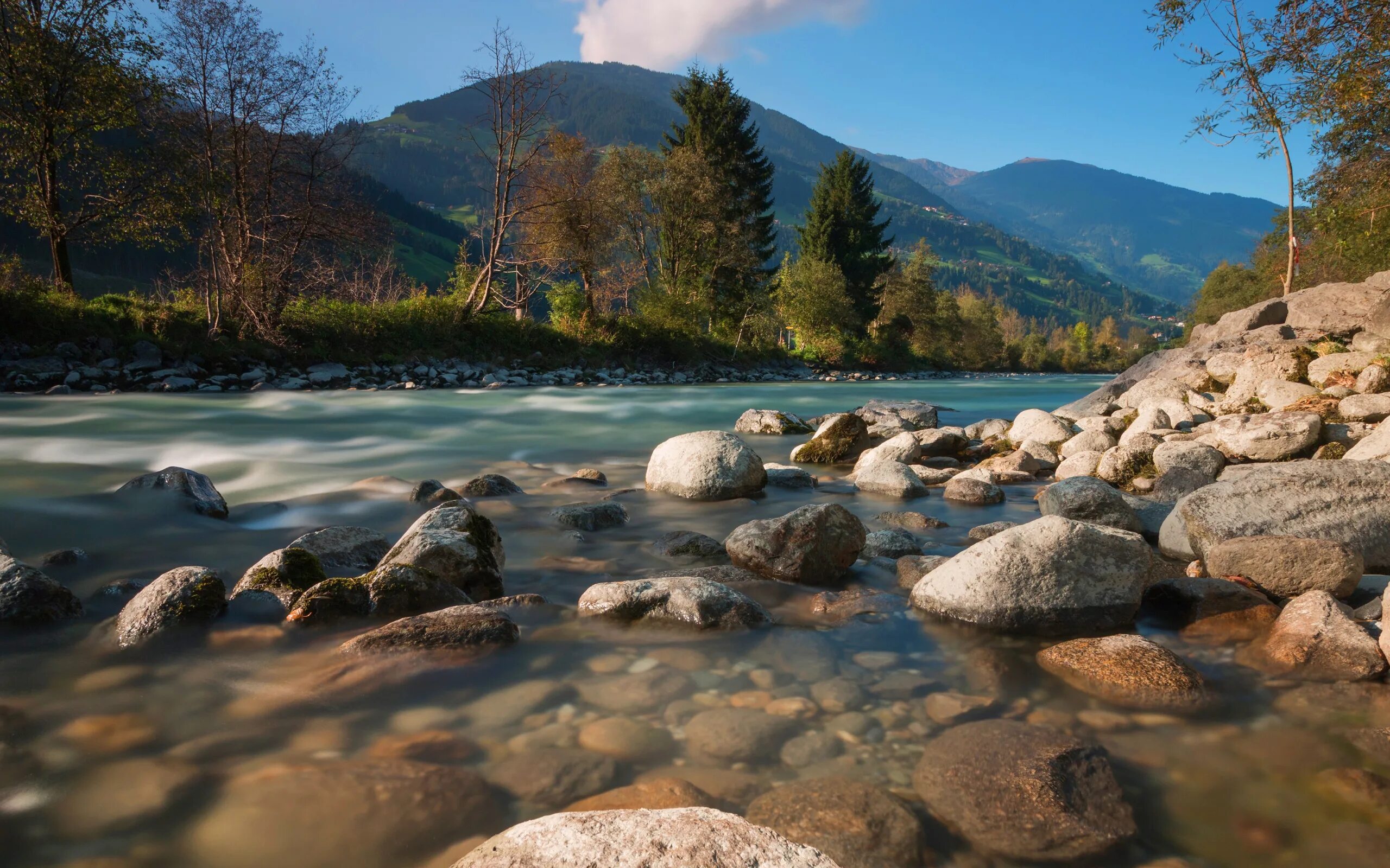 Stone river. Каменистый берег горный Алтай. Река горы камни озеро горы. Горная река. Горы река камни.