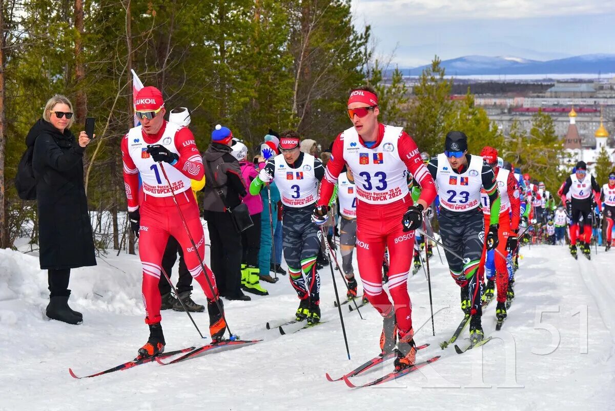 Лыжные гонки Мончегорск. Лыжники. Российские лыжники. Спортивные лыжи.