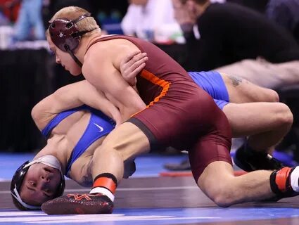 Finished by pin: Wrestling photoset 81.