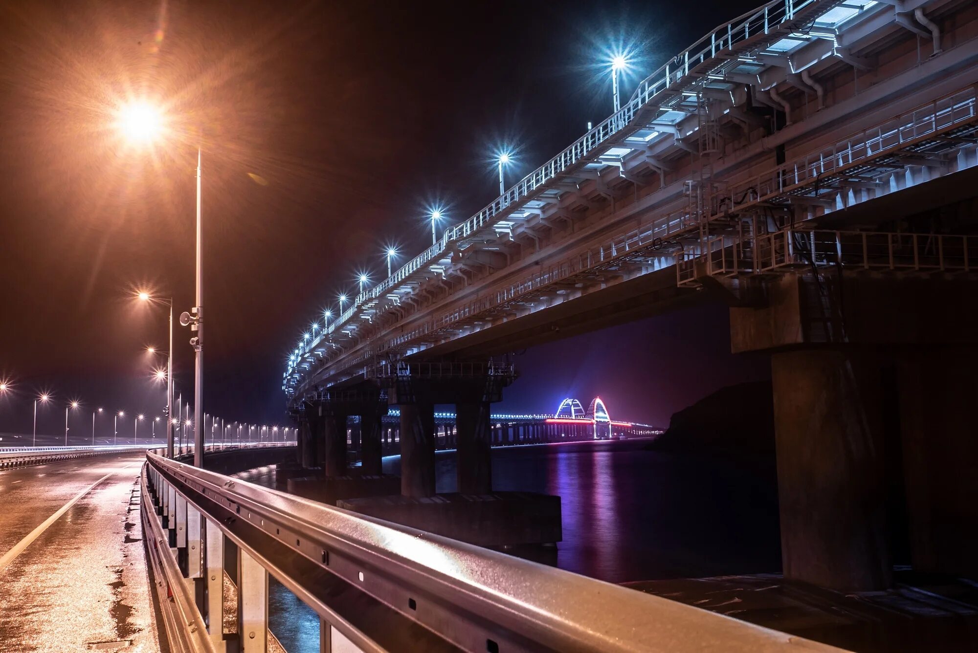 Сегодня ночью на крымском мосту. Крымский мост ночью. крымский мост мост. керченский мост ночью.