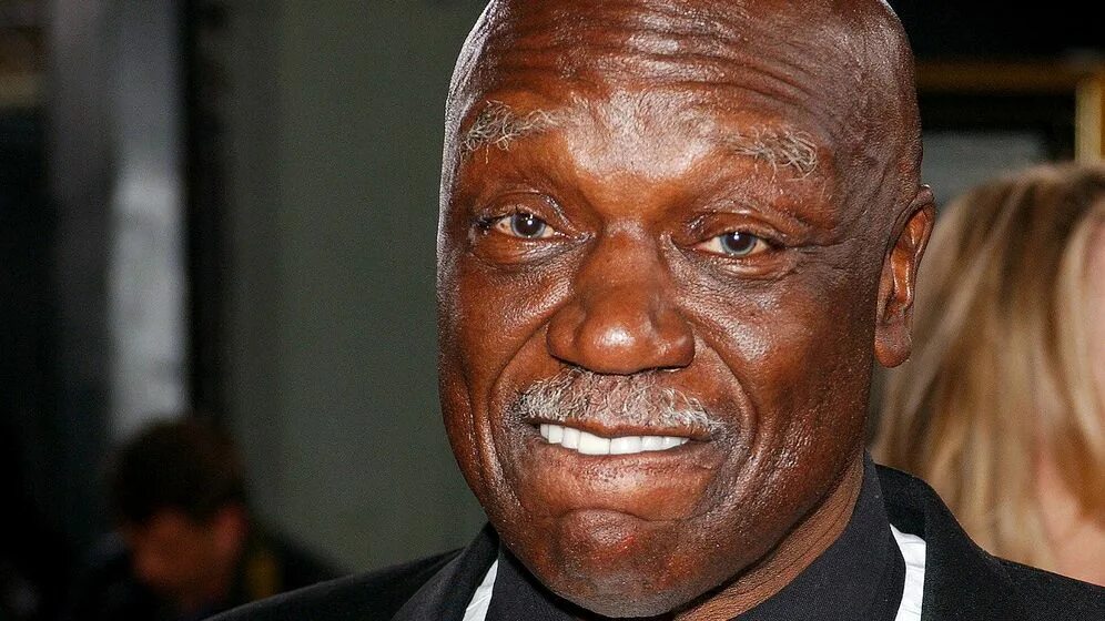 Тони бертон рокки. Тони рокки. Тренер рокки актер. Карл уэзерс и сталлоне. Тони «дьюк» эверс.