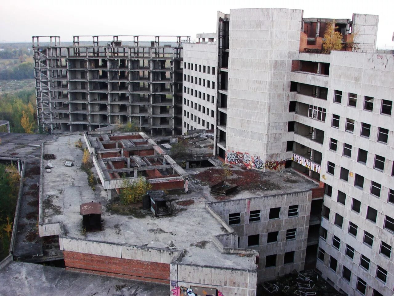 Недостроенный госпиталь кгб балашиха. Заброшенный госпиталь кгб балашиха. госпиталь кгб в железнодорожном. недостроенный госпиталь кгб ссср. госпиталь кгб ссср в балашихе.