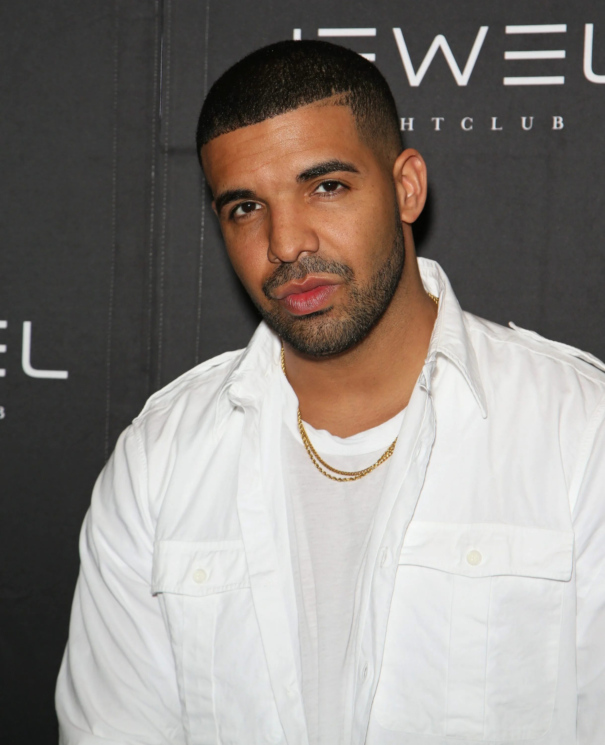 В каком городе дрейк. Drake. дрейк певец. канадский рэпер дрейк. обри дрейк грэм.