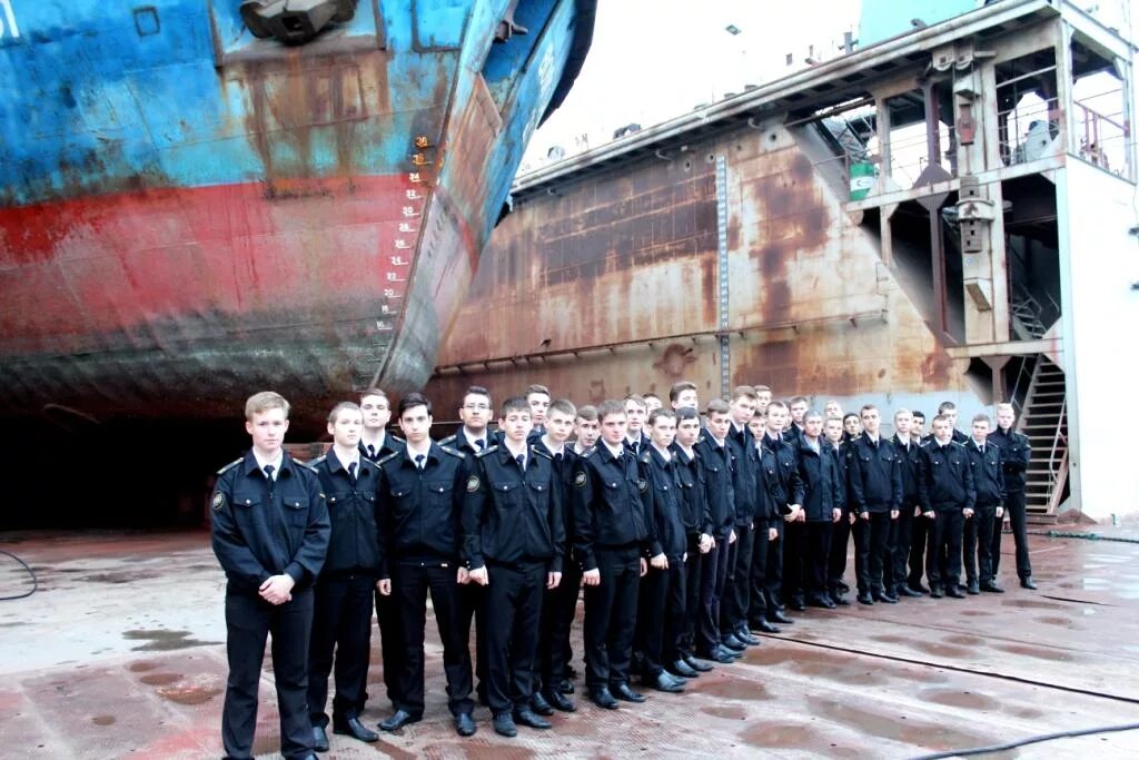 Ростов на дону донской судостроительно-судоремонтный завод. Судоремонтный завод ростов на дону. Судоремонтный завод моряк. Моряк ростов на дону. Моряк ростов на дону.