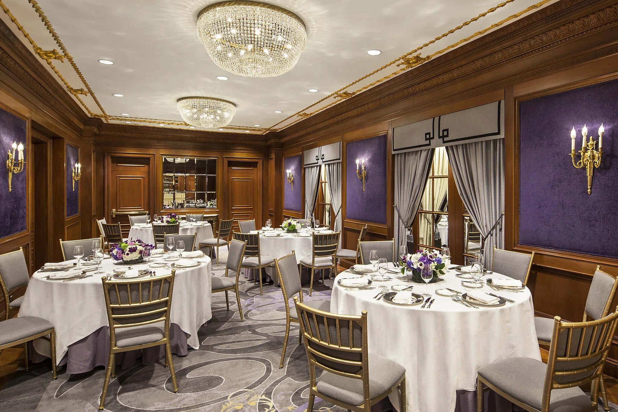 The st regis 5. Гостиница St Regis New York. Сент Реджис Никольская. Отель сент Реджис Нью-Йорк. Отель St Regis Москва.