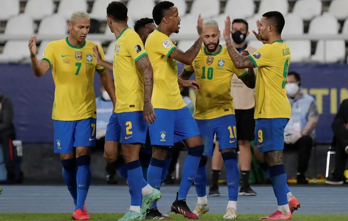 Футбольная команда бразилии. Сборная бразилия футбол 2021. Сборная бразилии по футболу. Футбольная команда бразилии 2021. Копа америка 2021 бразилия.