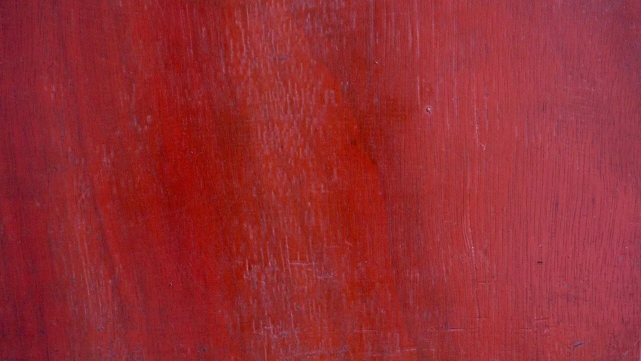 Красноватая краска из одноименного дерева 6 букв. Шпон красное дерево махагон. Красное дерево 2023. Красное дерево текстура. Красная древесина.