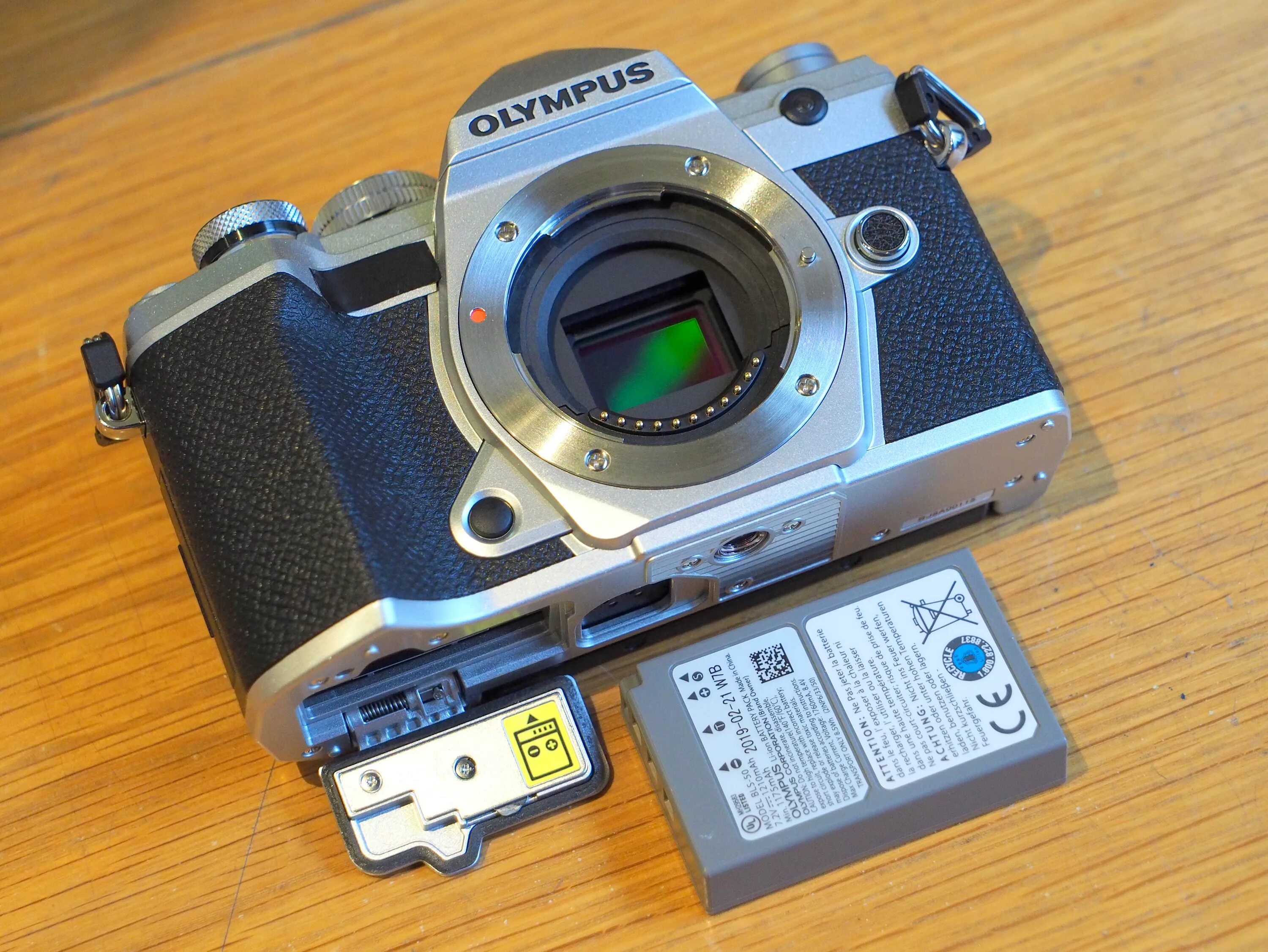 E m5 mark. Olympus em5 Mark 3. Olympus 5 Mark 3. Олимпус Олимпус OMD em 5 Mark 2. Olympus OMD em5 Mark II.