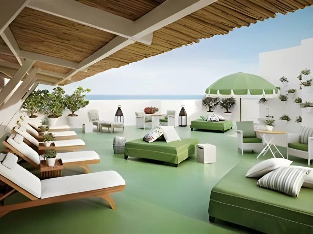 White cabana. La velada delano iv. White cabana. La velada delano iv. Бассейны отелей майами.