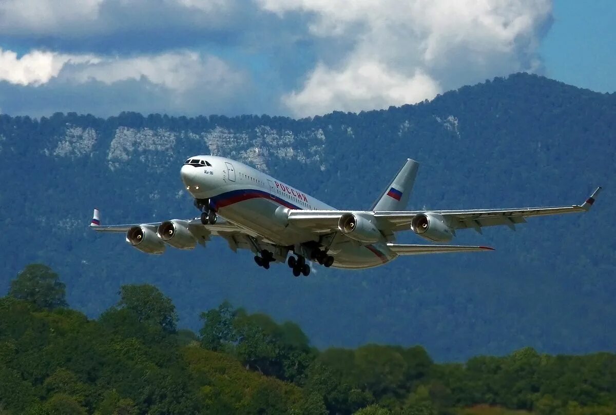самолет ту 154 м. ту-154 реактивный самолёт. Sukhoi superjet 100. Sukhoi superjet-100 yakutia airlines. сайте гражданская авиация.