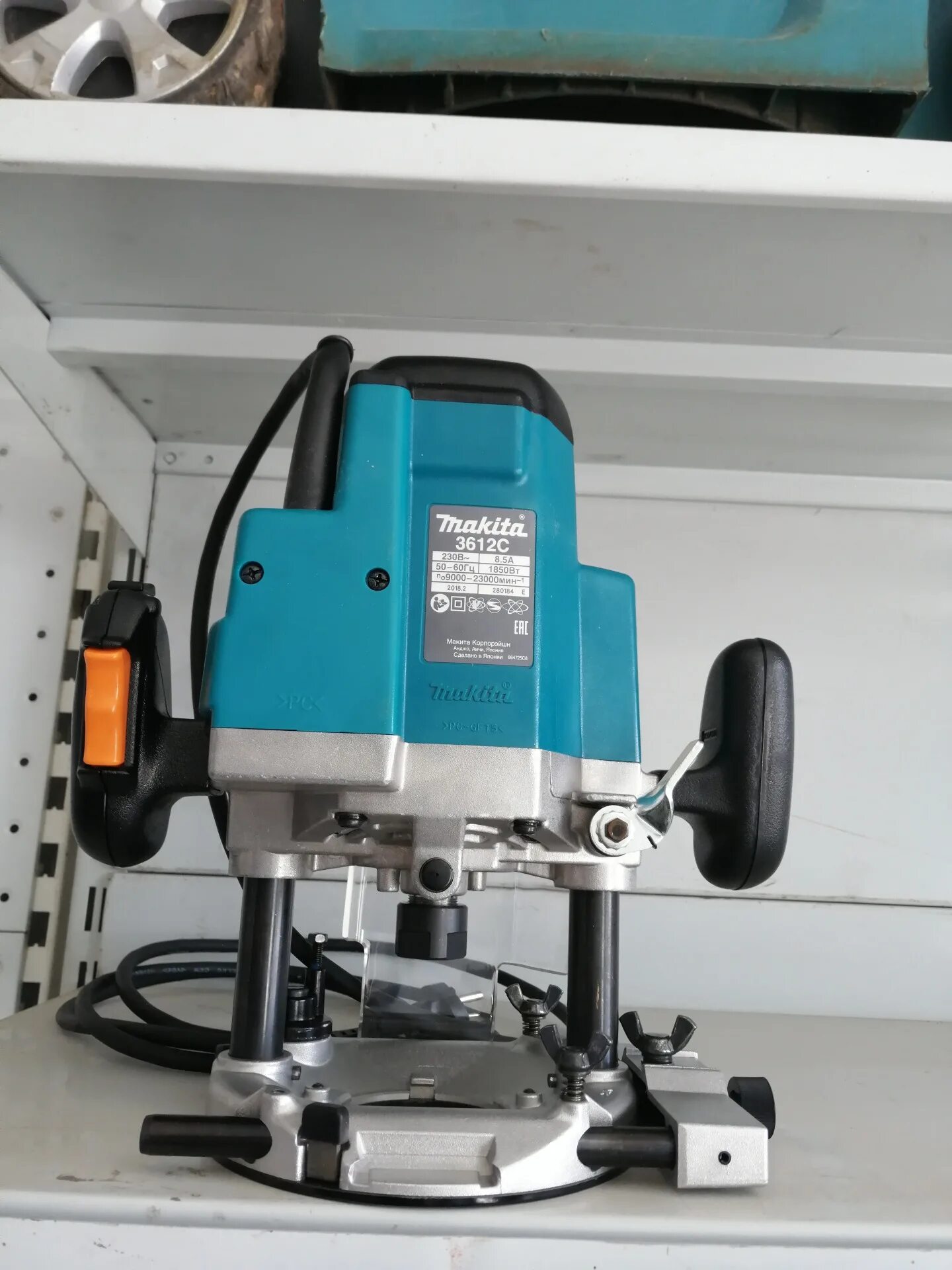 Makita 3612c. Фрезер Макита 3612с. Фрезер 12 мм Makita 3612c. Makita 3612c комплектация. Макита 3612