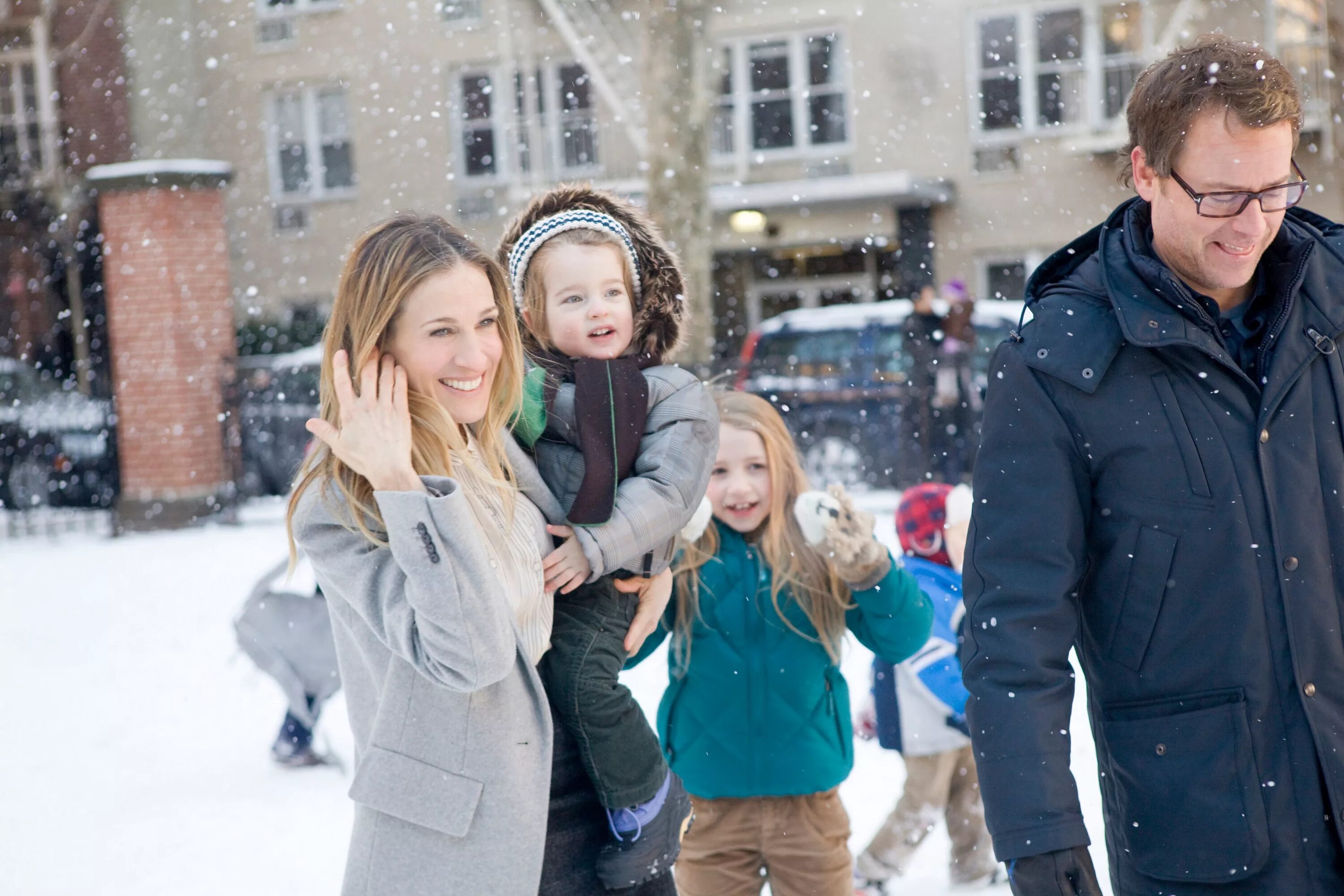 Повсюду тлеют пожары актриса. Мария из группы 2 маши. 2 маши солистки. Мария зайцева 2 маши. И повсюду тлеют пожары сериал 2020.