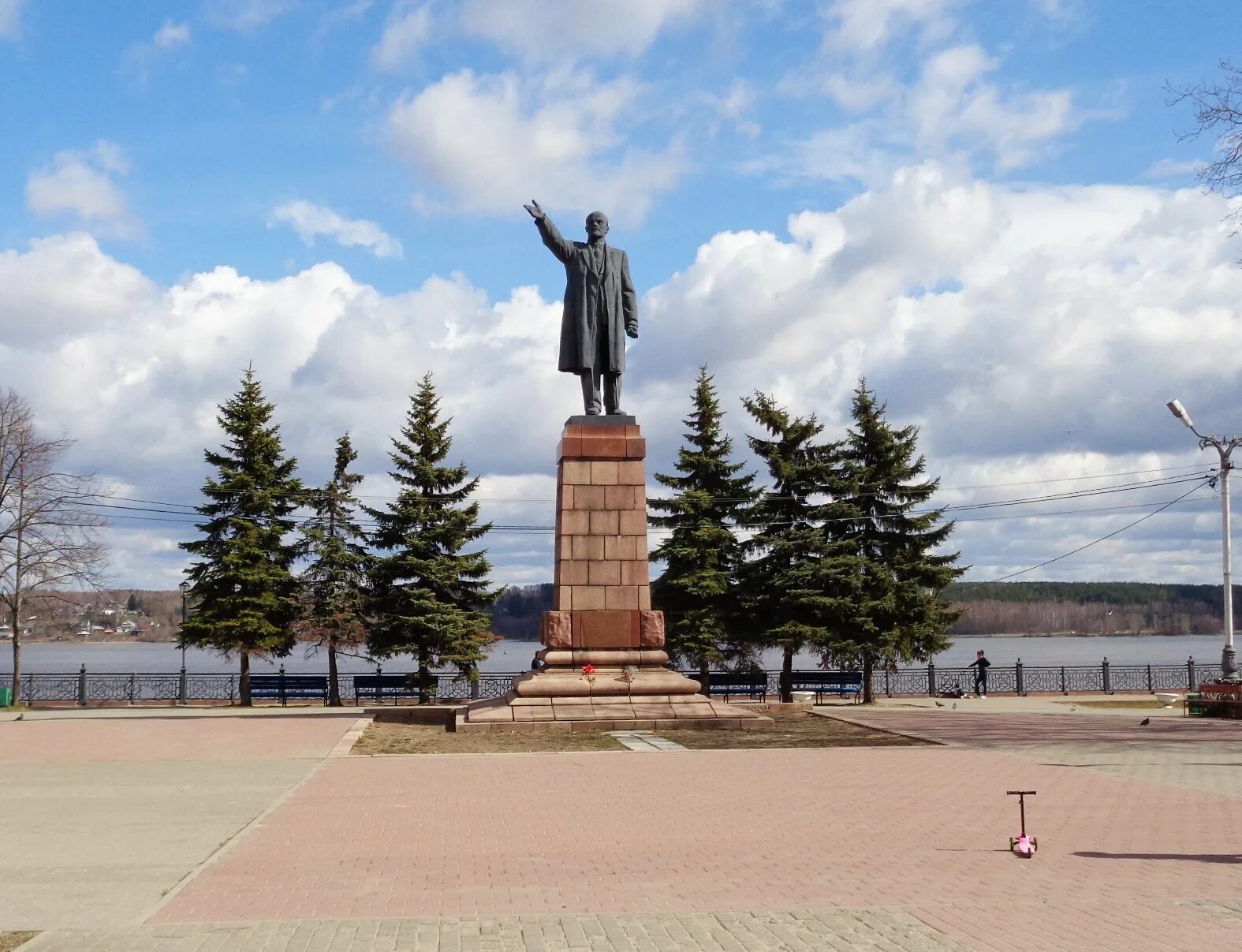 Город Кинешма в Ивановской области достопримечательности. Кинешма достопримечательности. Кинешма памятники архитектуры. Достопримечательности Кинешмы Ивановской области. Памятники культуры ивановской области