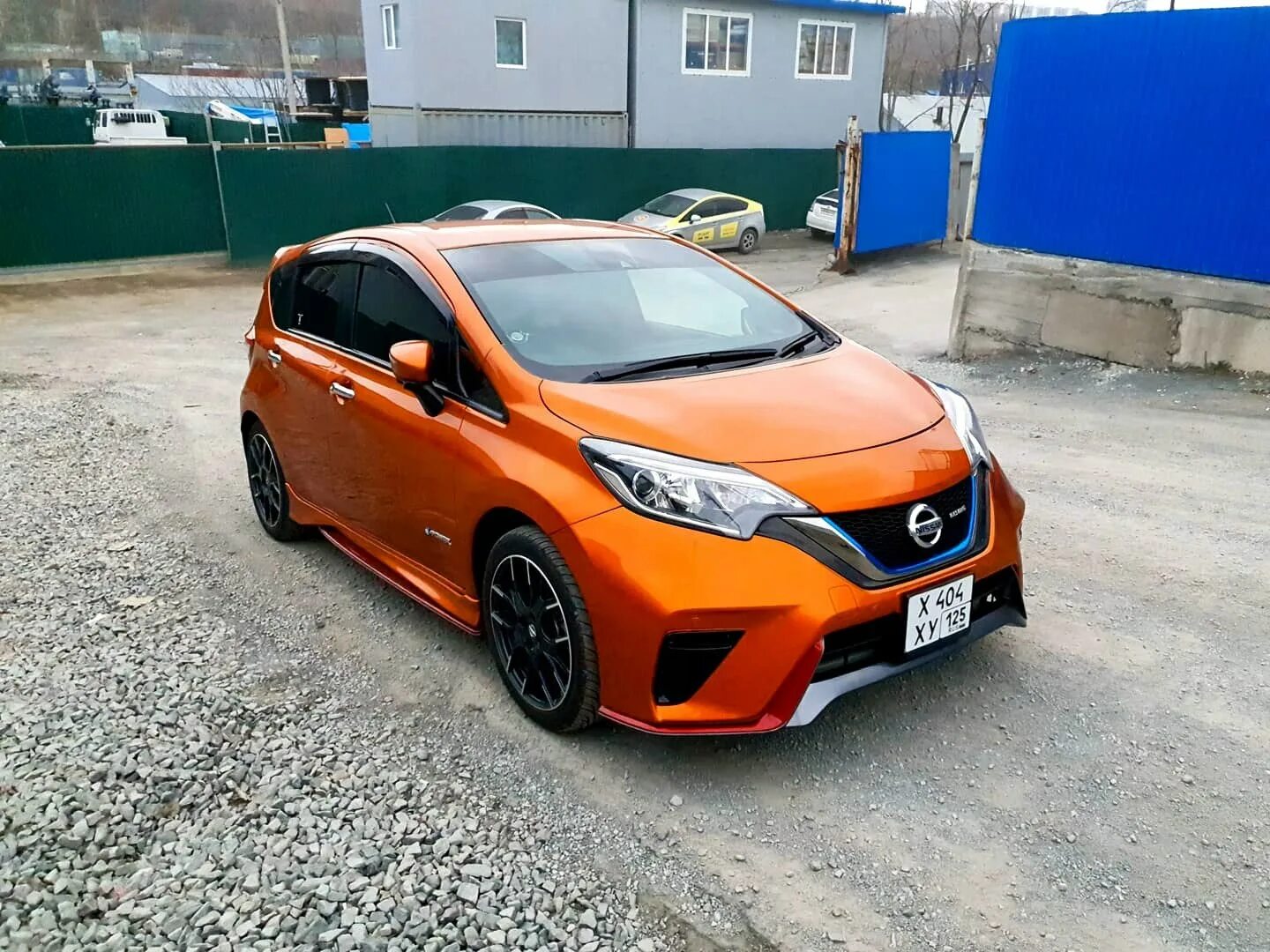 Ниссан ноут пауэр купить. Nissan Note e-Power 2017. Nissan Note e-Power 2018. Nissan Note e-Power Nismo. Nissan Note e Power Nismo 2017.