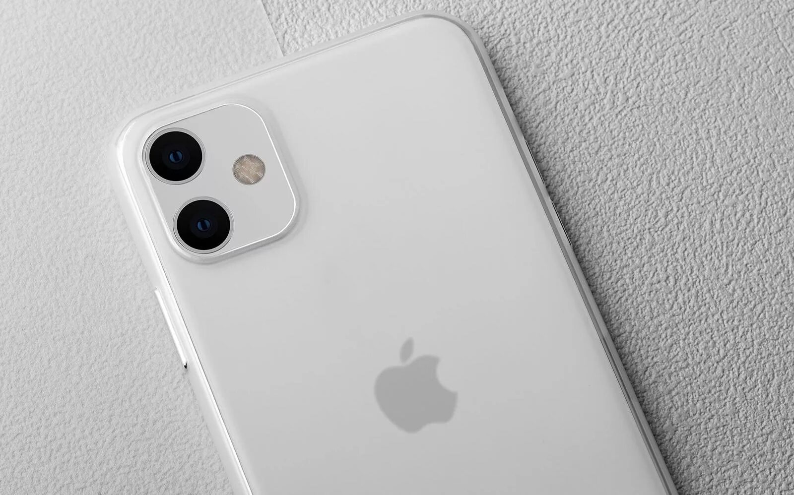 Айфон 11 калуга. Iphone 11 White. Apple iphone 11 64gb White. Айфон 11 64 ГБ белый. Айфон 11 белый сбоку.