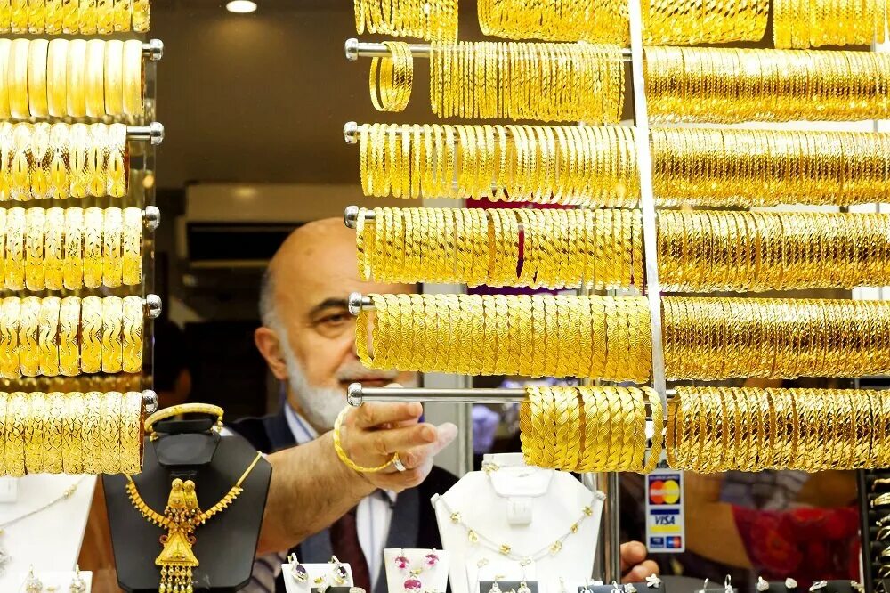 Золотой рынок Gold Souk. Турецкое золото. Турецкий рынок золота. Турецкие золотые базары. По колено руки в золоте