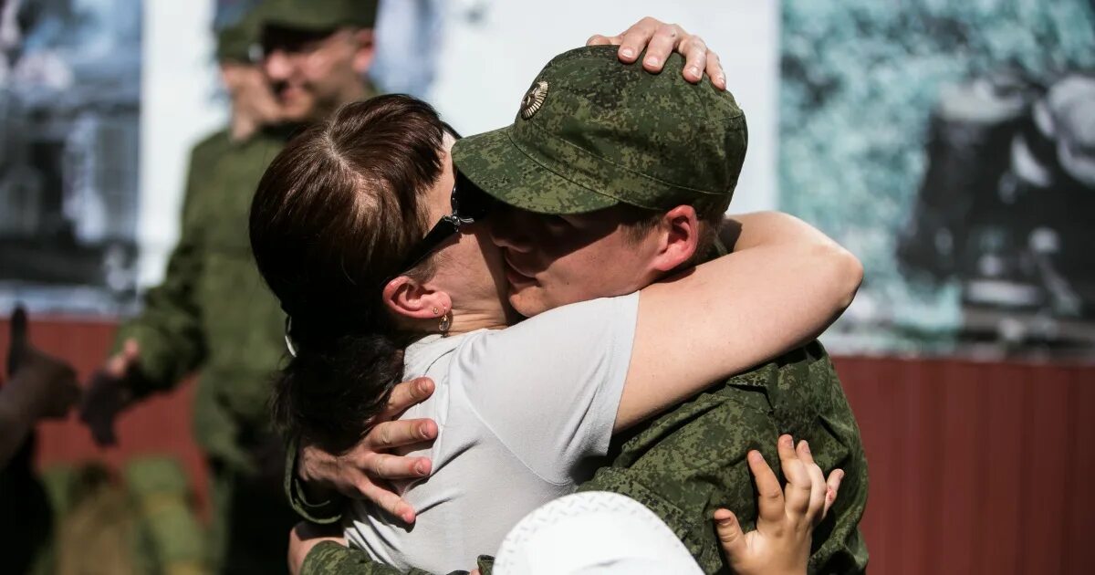 Поддержка мобилизации в обществе. Семья военного. семья военнослужащего. семья российского военного. поддержка семей военнослужащих.