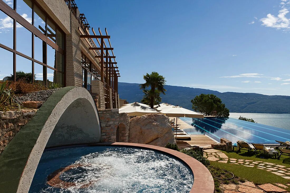 Lefay Resort Spa Garda. Lefay Resort & Spa Италия. Lefay Resort & Spa Lago di Garda" в Италии. Отель Lefay Lago di Garda. В какой стране находится известный курорт спа