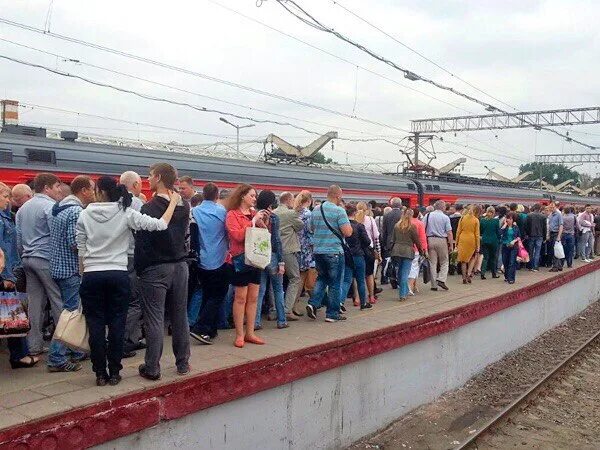 Почему задержали поезд. Электричка мыс Чуркин. Станция мыса Чуркина электричка. Задержка поезда сегодня. Мыс Чуркин Раздольное.