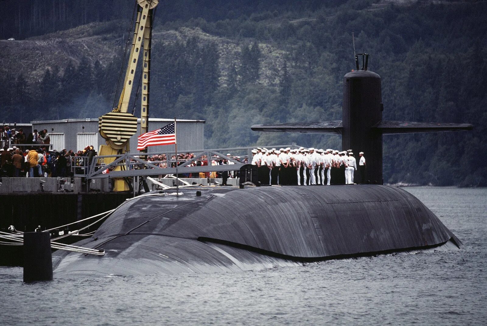 Апл открыли. Uss ohio ssgn-726. подводная лодка uss ohio. пларк огайо. апл огайо.
