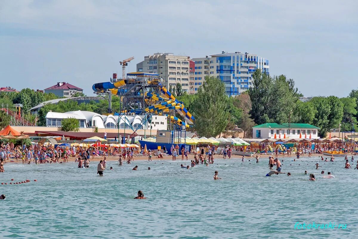 Центр. Анапа море центральный пляж. Анапа центр города. Лебяжий берег анапа. Анапа берег показать.